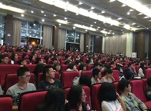 重视高考心理建设 高效备考——我校举行高三考前心理辅导讲座