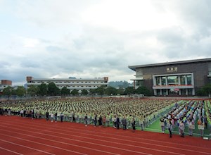 弘扬体育精神 共铸辉煌明天——桂林市国龙外国语学校10月11日晨会纪实